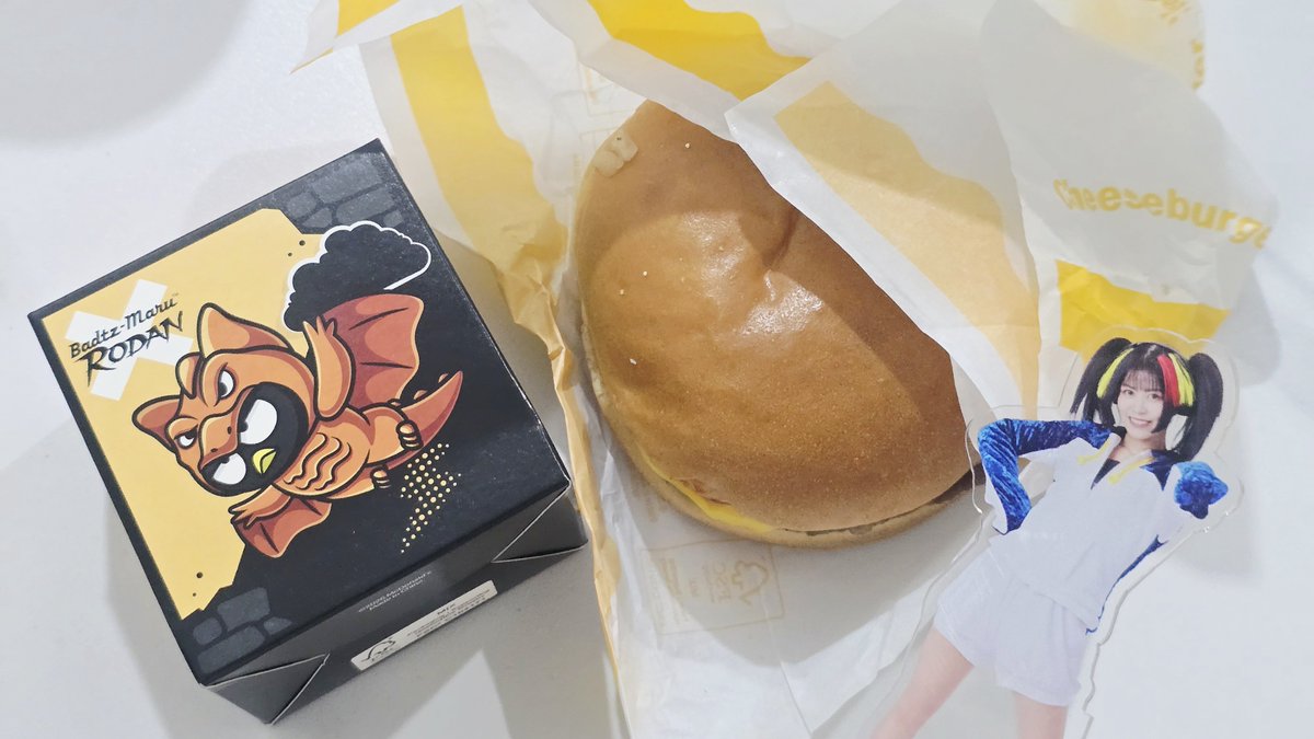 White_Ais's tweet photo. 先週のキティちゃん逃しちゃったから、ばつ丸GETした！🐧🍔 https://t.co/QBixZw9AAg