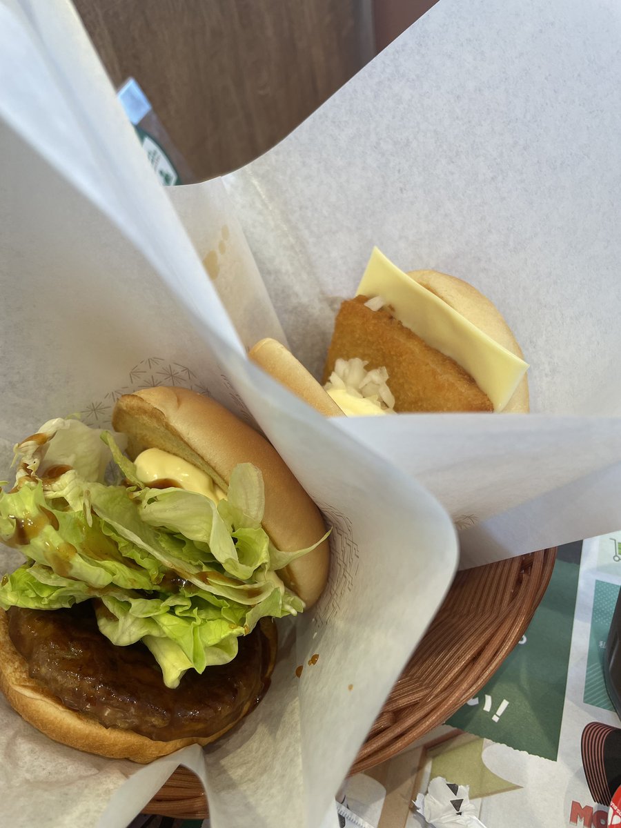 no_hiro45's tweet photo. 10月1日 晴れ
今日は良い天気だったので散歩ついでに朝からモスバーガーしてきた。 https://t.co/xVtmseSrbd