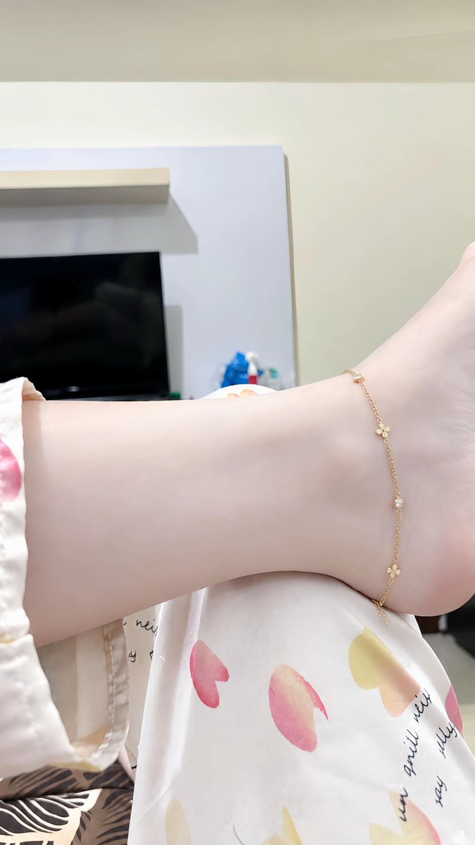 Dillaafm_'s tweet photo. Paling putih palah kaki 😭 https://t.co/MrSiESv3qV