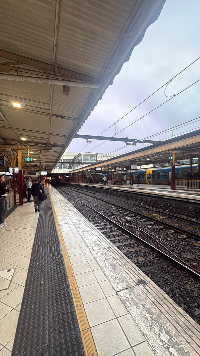 baramundihunter's tweet photo. Flinders #lines #locals #melbourne

Dadar western railway in 70s used to be this clean 🤐 https://t.co/tDaUaHUkyS