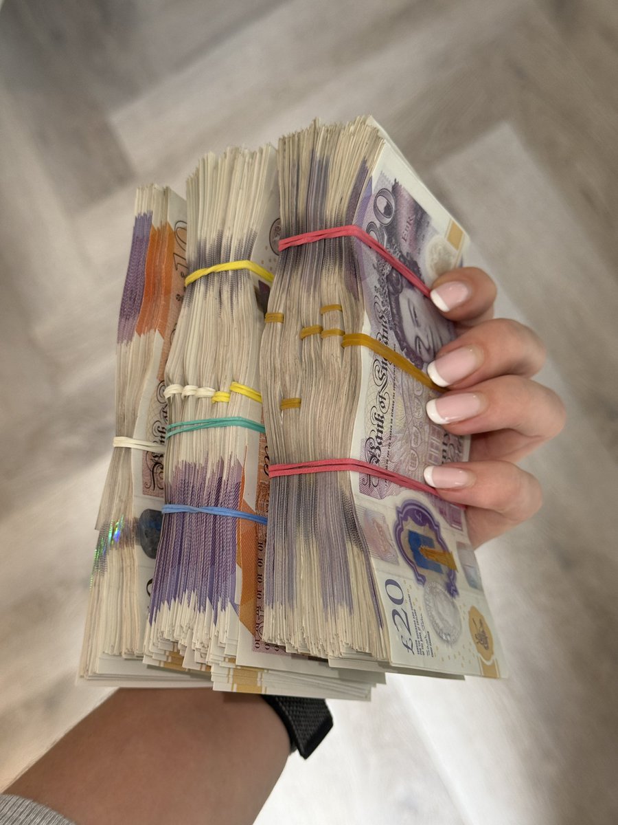 spoiledarchive's tweet photo. 11k in cash from my favourite simp 🤍 https://t.co/YadgVUGeYL