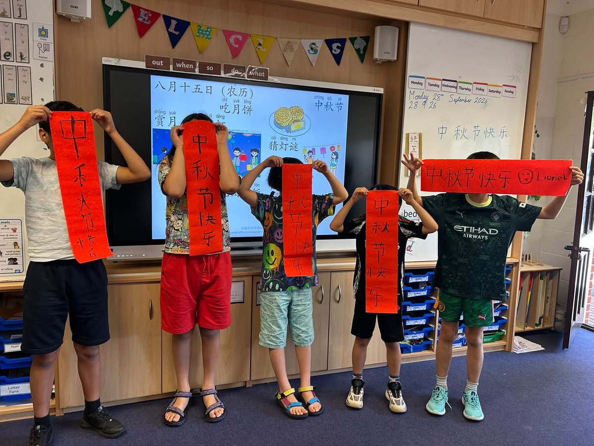 horizonmandarin's tweet photo. Our teachers prepared learning with the mid-autumn festival - a new student who came for a trial session asked to come on Sundays too! https://t.co/SXf2yJYMRc