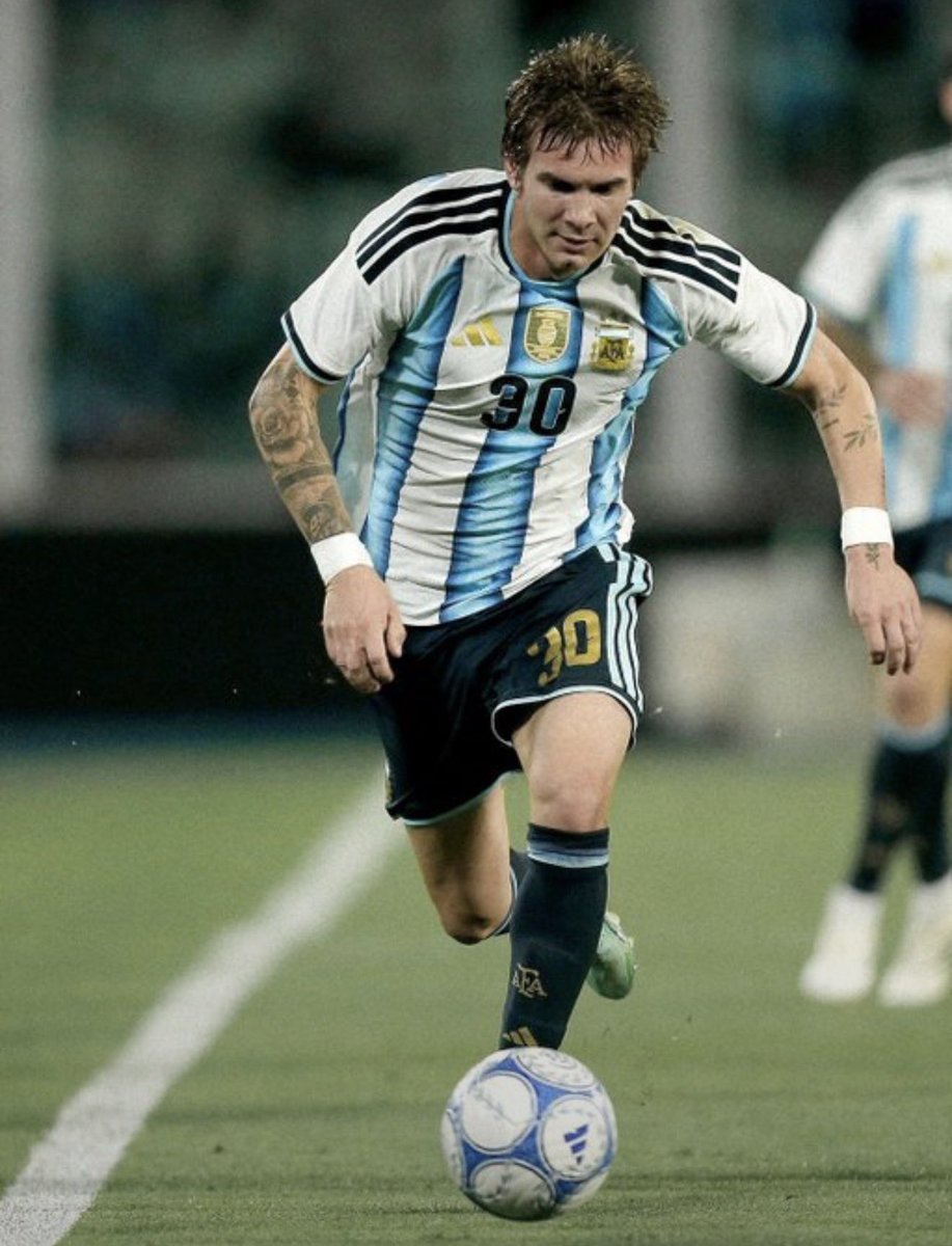 aalzo10's tweet photo. Franco fue el jugador Mastantuono del partido contra bolivia https://t.co/cUxiNdR133