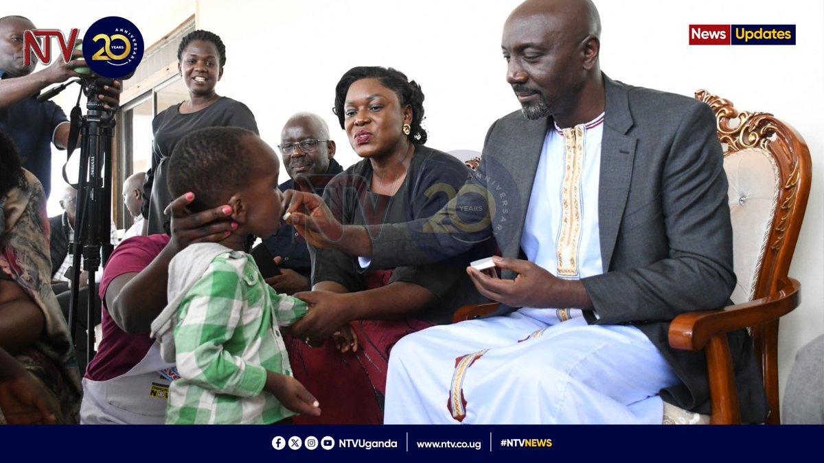 ntvuganda's tweet photo. UPDATE: Omukama Edward Rukidi Nyabongo I of the Tooro Kingdom launched the Measles-Rubella vaccination exercise on Thursday at Karuziika Palace in Fort Portal City.

The five-day exercise targets children aged 9 months to under 5 years. Nyabongo I urged parents to embrace the vaccination campaign and called on the media to publicize the exercise. #NTVNews 

📸 Alex Ashaba