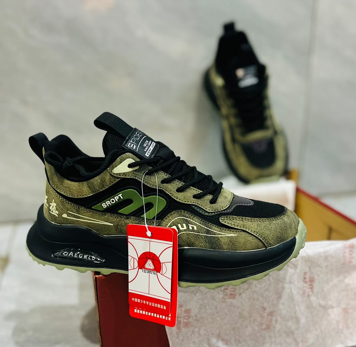 maisonsneaksn's tweet photo. Prix 🏷️ 12000fr

Pointure de 39 à 41 

Contact 786311212 https://t.co/9ddCmYCCwg