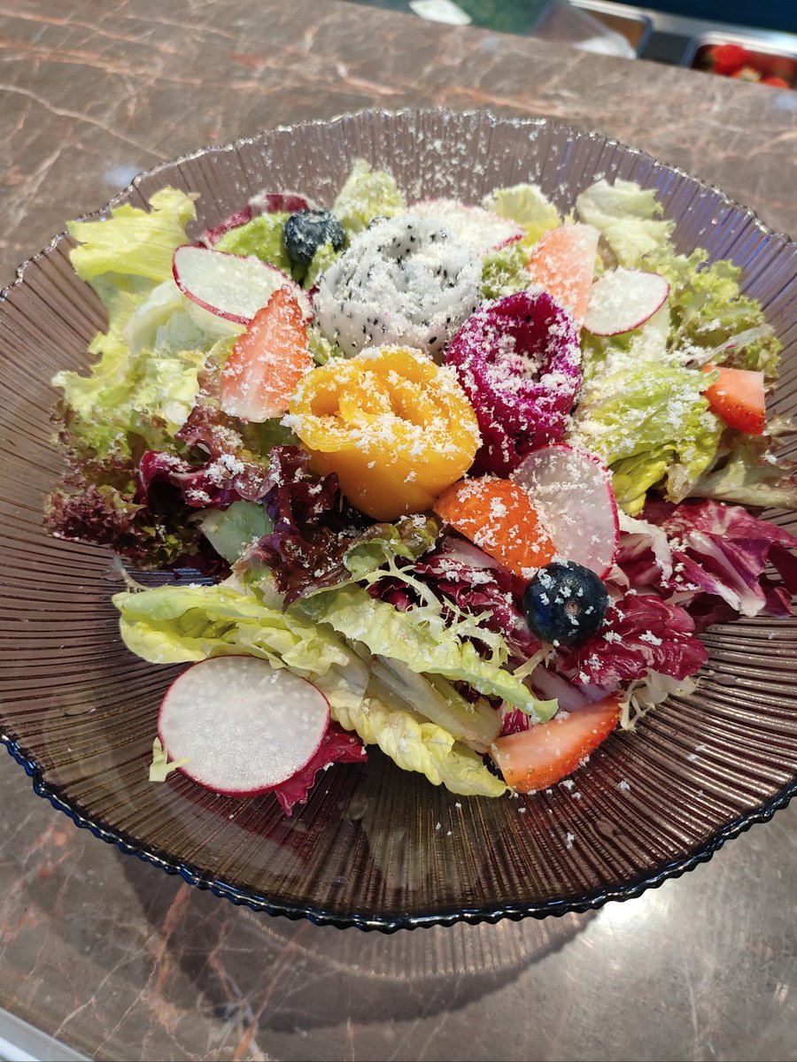 IceShorerlej's tweet photo. Fresh seasonal veggies, local eggs u0026 whole-grain pasta picked today! Stock up for yummy weeknight meals https://t.co/ufrKWSVZdr
