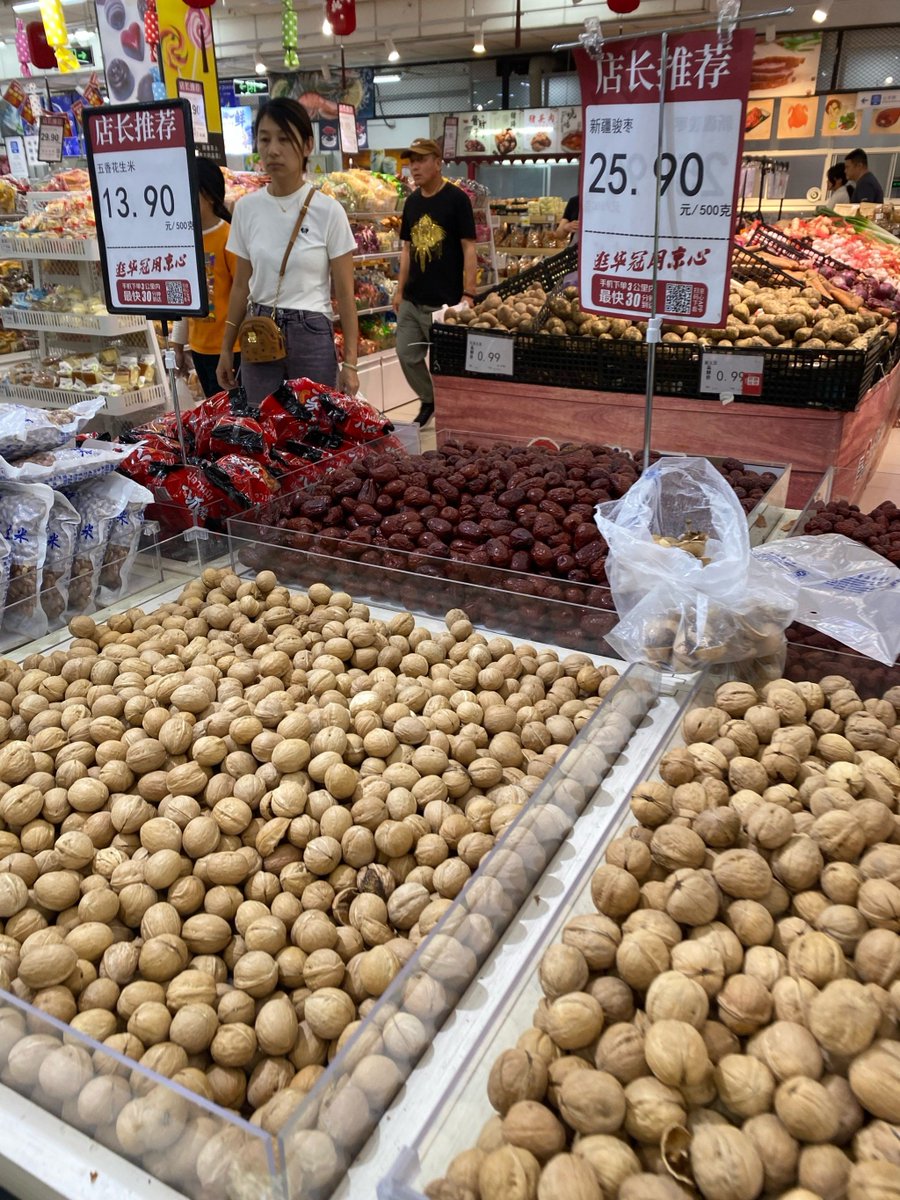 MichaelPethh3d's tweet photo. Fresh local veggies, free-range eggs u0026 whole-grain oats now in stock! Grab your staples for the week https://t.co/nooMhgmu9J