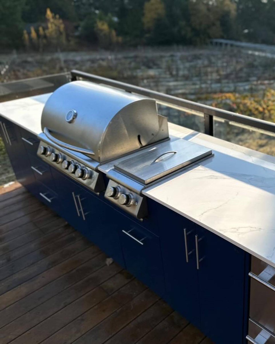peachnpops's tweet photo. If your Saturday plans don’t include grilling outdoors, cold drinks, and no reason to go inside, we need to talk. With a dedicated outdoor kitchen, BBQs feel different: more prep space, more room to gather, and more time outside. Your backyard https://t.co/hjAUVoQKEY