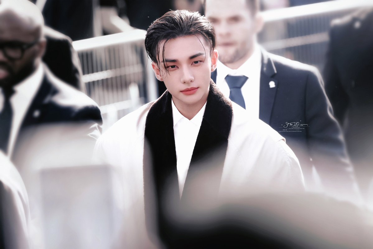 ST_forHJ's tweet photo. 260929_Dior

done. 5

finish~~

#HYUNJIN_PFW26
#HYUNJINxDIOR 
#Hyunjin #현진 #黄铉辰 #ヒョンジン 
#Straykids #스트레이키즈 https://t.co/GdSuT2akRS