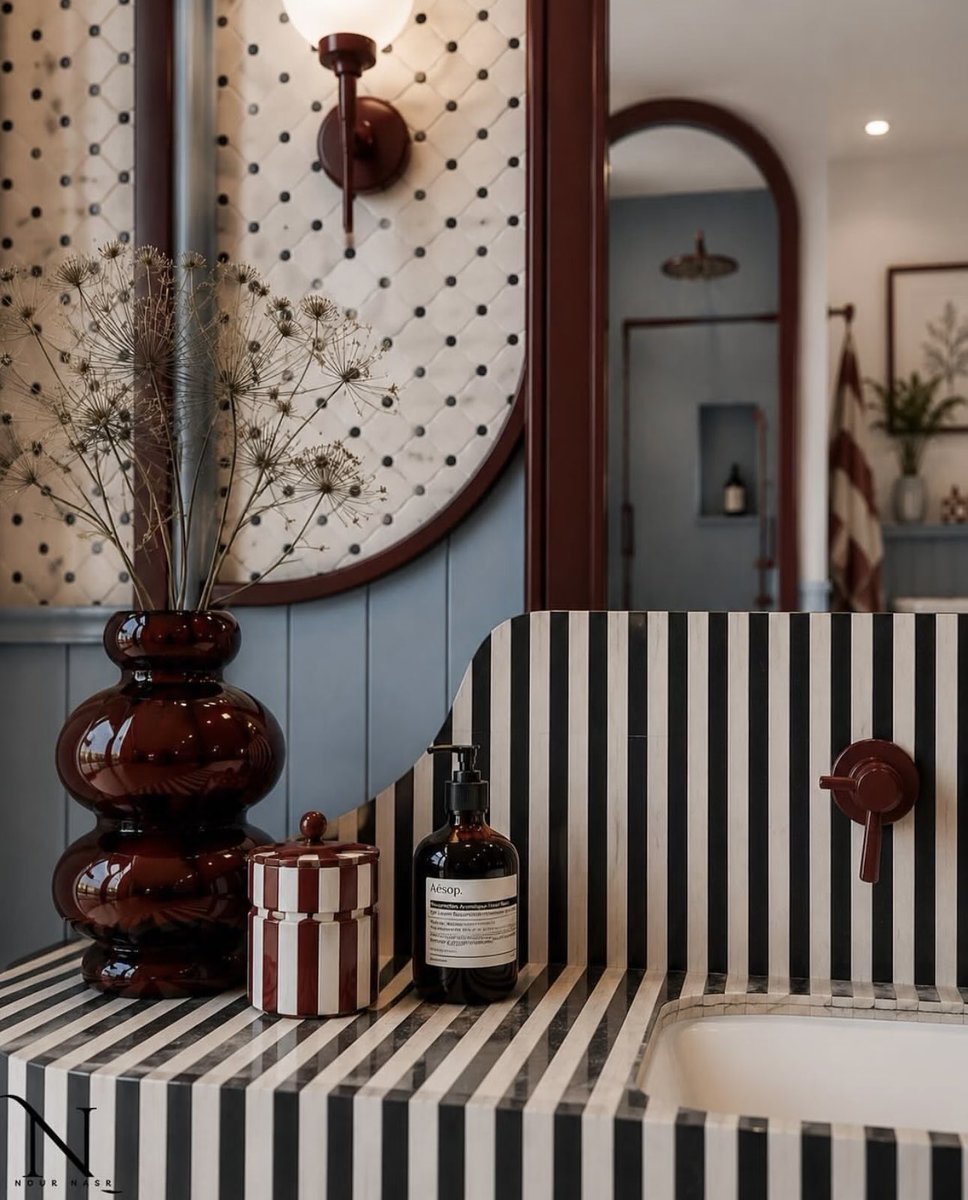 CelesteRin1411's tweet photo. Retro &amp; Quirky Small Bathroom Vibes https://t.co/P761CzgY3c