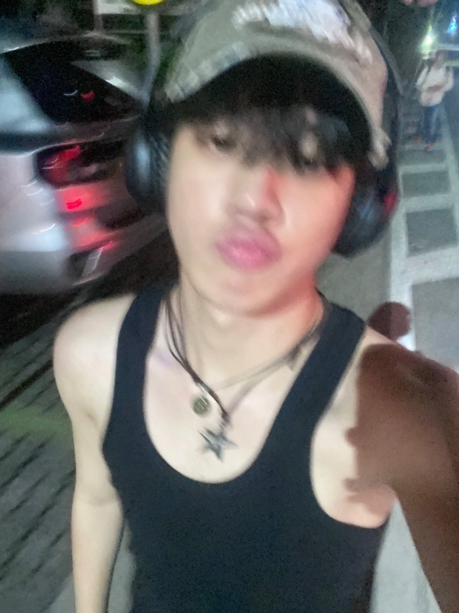 alxndrfied's tweet photo. oh this ash 😵 https://t.co/SvxerJPvWC
