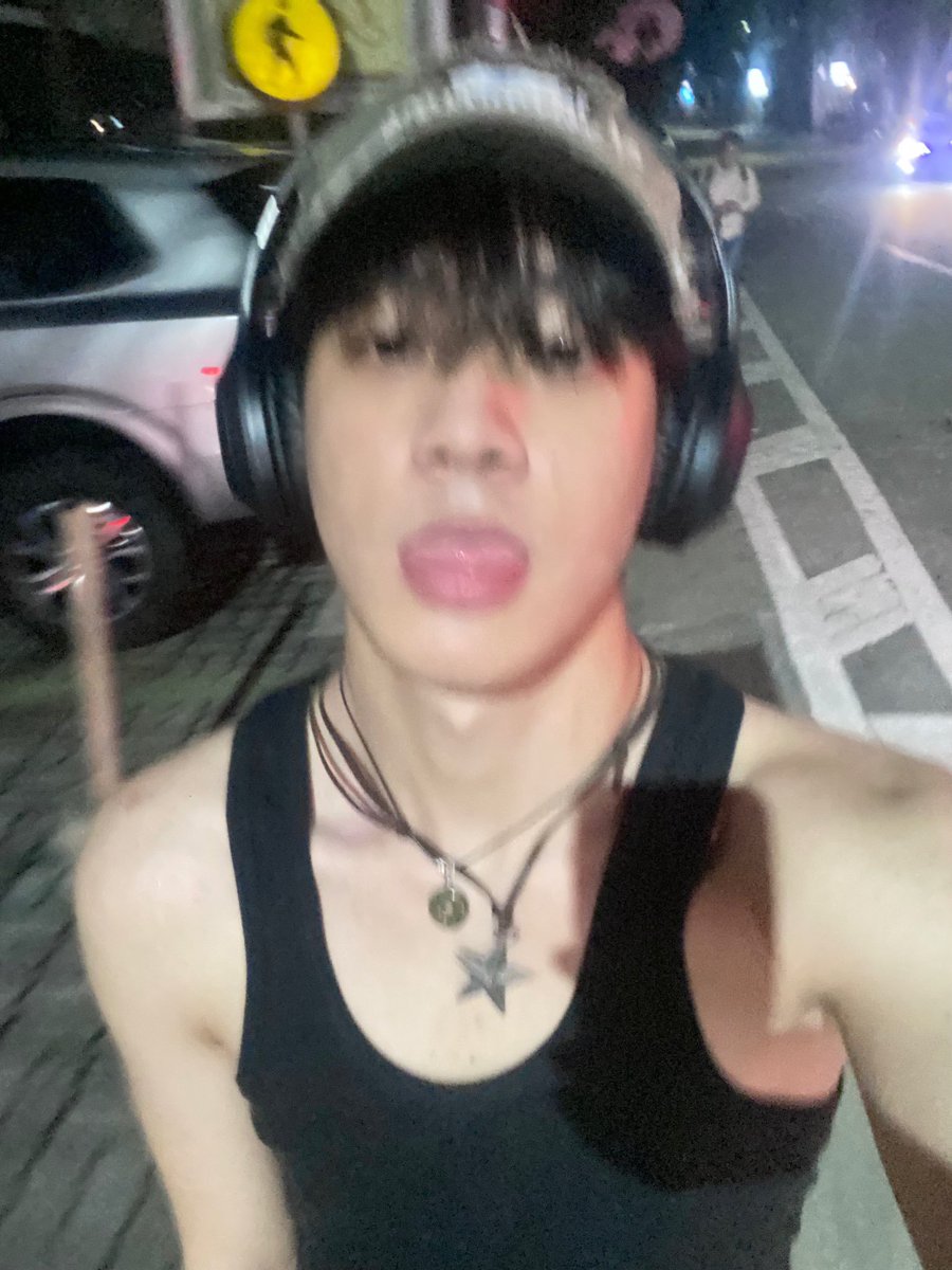 alxndrfied's tweet photo. oh this ash 😵 https://t.co/SvxerJPvWC