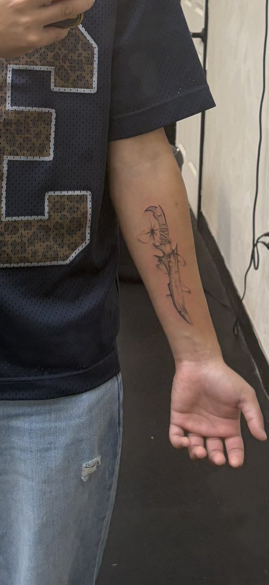 lowkighh's tweet photo. Tatted up 🤩 https://t.co/b6zOmN8cim