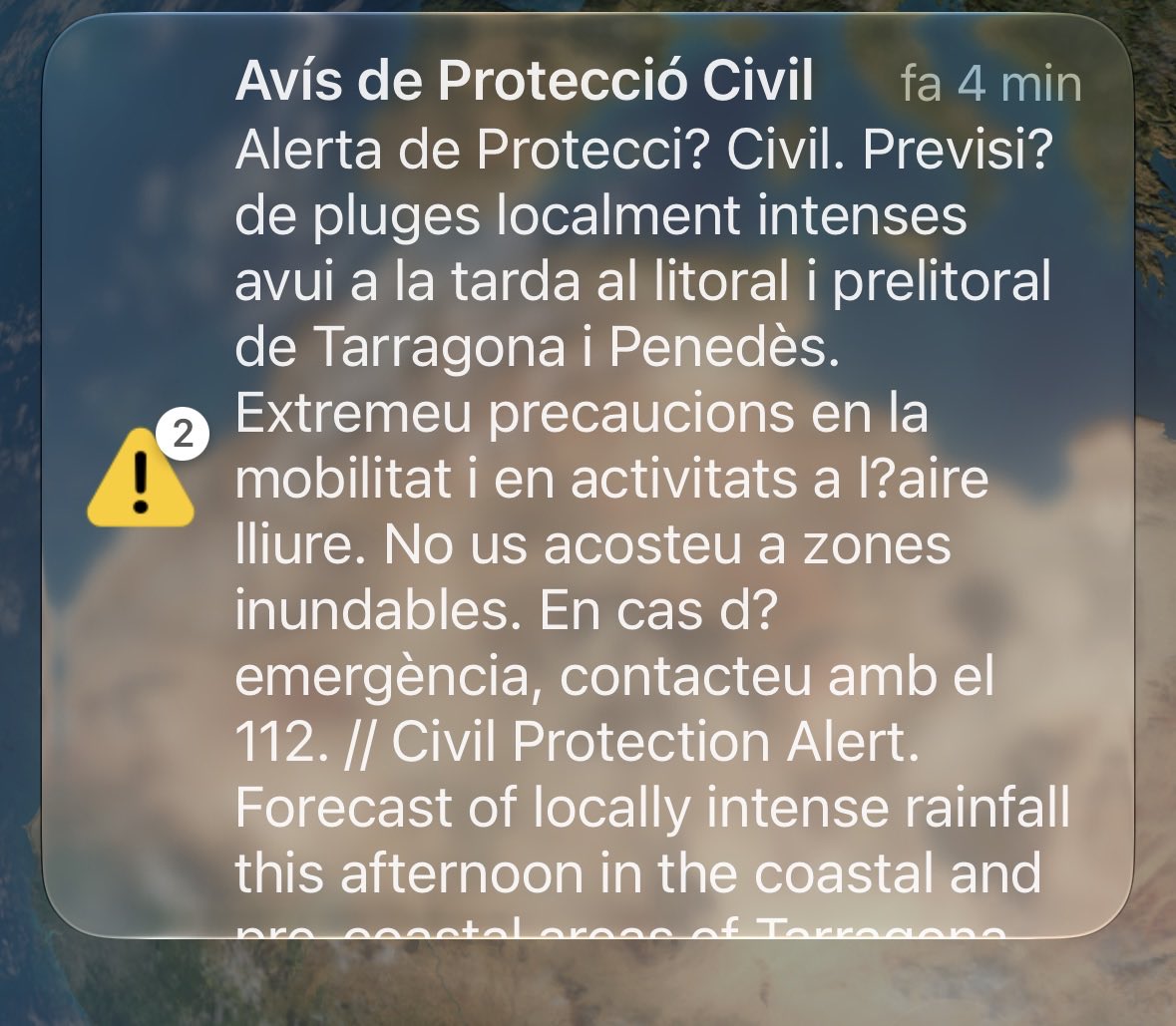 vinga's tweet photo. una cosa bona de l'ES-Alert és que no sona als auriculars, sinó al propi altaveu del mòbil, com a mínim a iPhone. Sinó ja estaria sord! https://t.co/TlHHQDz1ZL