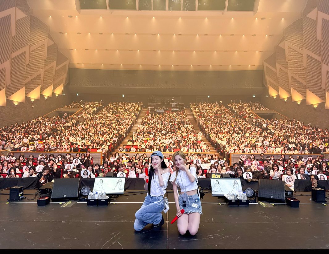 minaminona8114's tweet photo. アイリン様に叱られる仙台ロビ
#RedVelvet_IRENE_SEULGI #IRENE #SEULGI #RedVelvet
#IRENE_SEULGI_JAPAN_TOUR_2026_blank https://t.co/KZqrzPVNOH