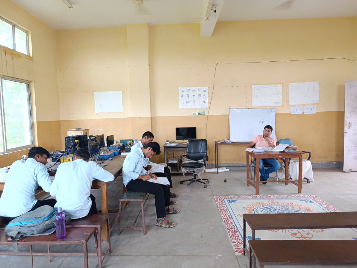 bhatar_iti's tweet photo. 📝 1st YEAR | 1st INTERNAL EXAMINATION
আজকের পরীক্ষা, আগামী দিনের প্রস্তুতি। ভাতাড় গভর্নমেন্ট আই.টি.আই-এর 1st Year শিক্ষার্থীদের 1st Internal Examination অনুষ্ঠিত হলো আজ। নিয়মিত পড়াশোনা, মনোযোগ ও প্রস্তুতির মাধ্যমে শিক্ষার্থীরা তাদের অর্জিত জ্ঞান। https://t.co/UggduoUyk9