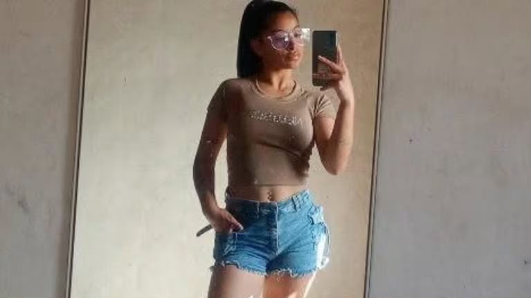 mauroszeta's tweet photo. 🚨 FEMICIDIO EN TIGRE: AIXA TENÍA 20 AÑOS Y EL ASESINO, QUE ESTÁ PRÓFUGO, TENÍA UNA PERIMETRAL
- "Me mandé una cagada" dijo su expareja y escapó
- La mujer ya lo había denunciado
📍 Dique Luján https://t.co/8uKSrwgwJe