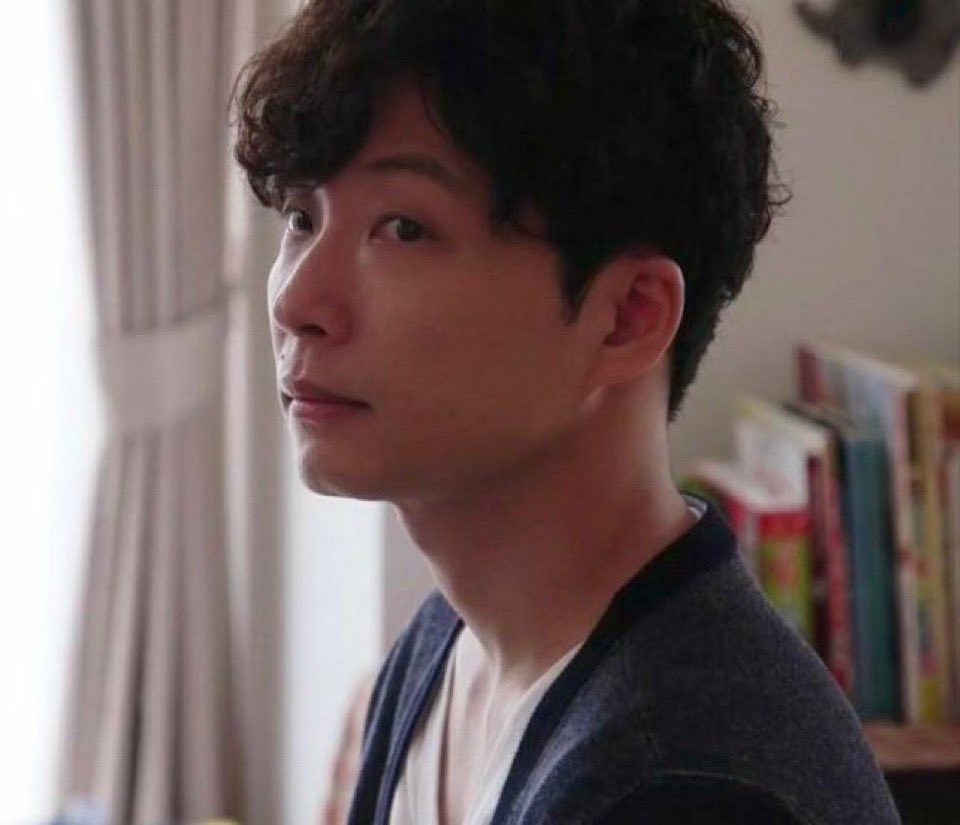 eraera404's tweet photo. 여러분이 미우를 보고 시마한테서 못빠져나오는 이유
시마의 필살기 브이넥을 보셨기 때문 ㅋㅋ https://t.co/pUazYHspcv