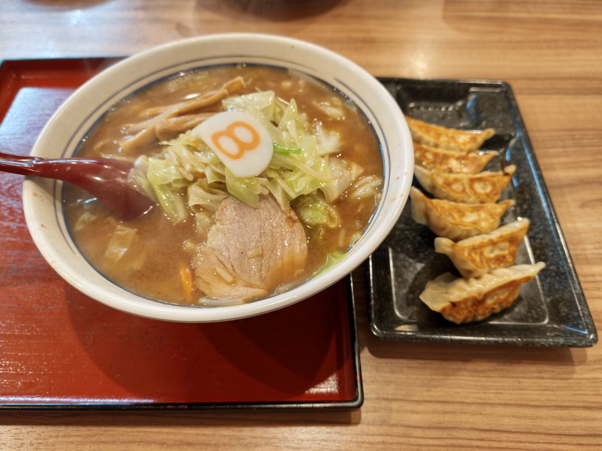 mimaRainbow's tweet photo. 今日は味噌ラーメン https://t.co/mGWZi3O7s2
