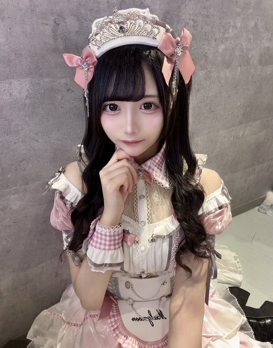 GregLyo47712148's tweet photo. 可愛がって？私のことNo.1にしてね？♡ https://t.co/lzMEqzqIiN