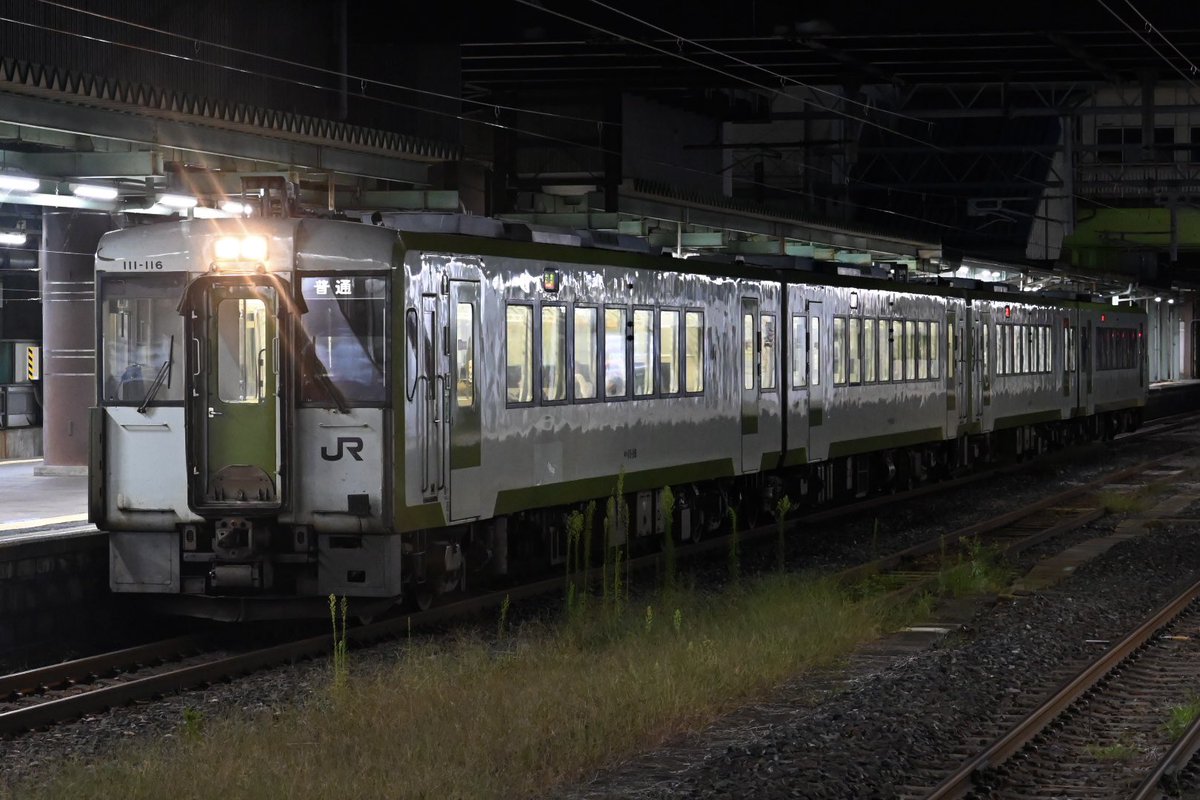 aCWzgcqgFK78912's tweet photo. 2026年9月26日
キハ110系(111-116+112-116+111-117+112-117)4両
花輪線始発列車 大館行き 1923D https://t.co/TOwbt2SYkL