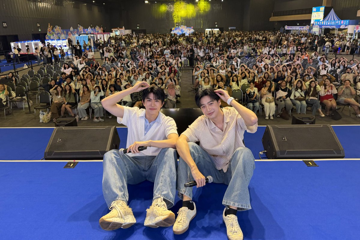 savesaiofc's tweet photo. (📓✏️) — จบไปแล้วสำหรับงาน #GMMTVFANIVAL2026HappyFamilyxSF 

SAVEFRANC IN FANIVAL 2026 
#savesaisawat #SaveFranc 

ในวันนี้ ทางบ้านขอขอบคุณแฟนคลับทุกคนมาก ๆ เลยนะคะ ที่แวะมาหามาให้กำลังใจพี่เซฟน้องฟรัง วันนี้มีคนแวะมาหาน้องเยอะมาก ๆ เลย หวังว่าทุกคนจะได้เติมเซฟฟรังกันอย่างเต็มเปี่ยม และหวังว่าจะได้รับความสุขกลับไปกันทุกคนเลยน้า 🙇🏻‍♀️💚

รวมถึงขอบคุณแฟนคลับทางหน้าจอที่คอยส่งกำลังใจมาให้น้องโดยตลอด ทางบ้านเชื่อว่าน้องได้รับกำลังใจจากทุกคนแน่นอนค่ะ 🥺🤲🏻