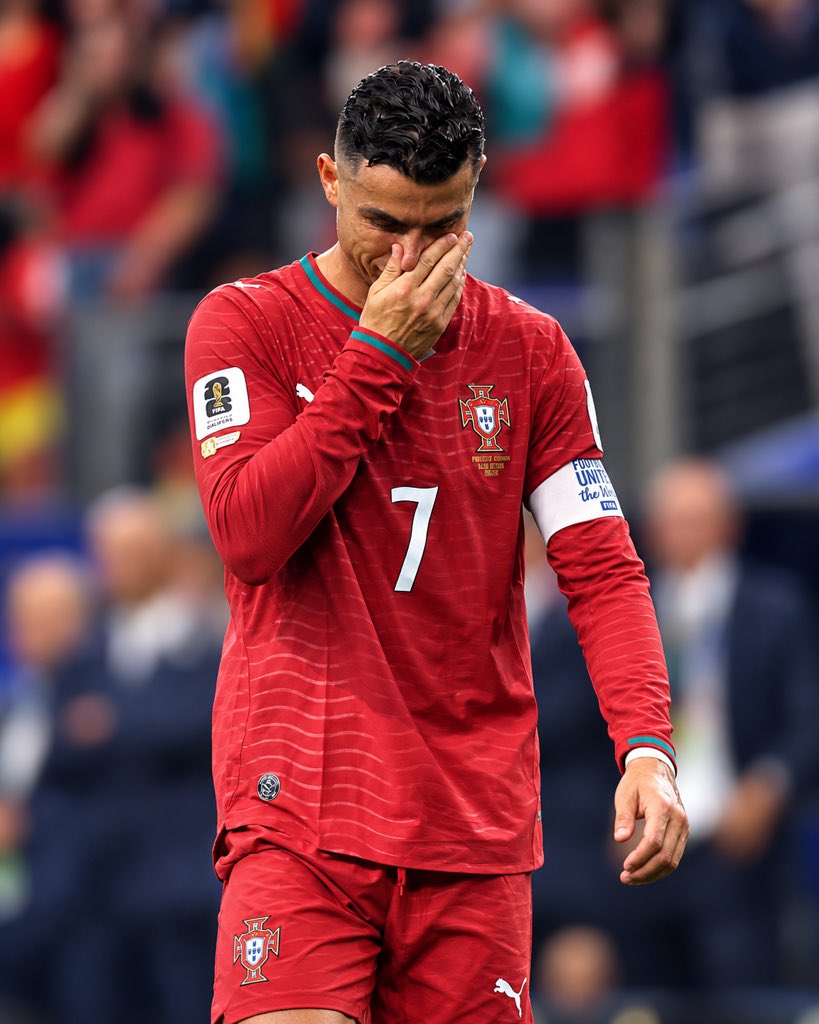 plusbenfica's tweet photo. 📊 𝐒𝐓𝐀𝐓: Eusébio ainda tem números que alimentam o debate com Cristiano Ronaldo na Seleção 🇵🇹

EUSÉBIO:
⚽ 41 golos em 64 jogos
📈 0,64 golos/jogo
🌍 Mundial: 9 golos em 6 jogos
🥇 Melhor marcador do Mundial 1966

CRISTIANO:
⚽ 146 golos em 234 jogos
📈 0,62 golos/jogo
🌍 Mundial: 10 golos em 27 jogos

Eusébio marcou 9 golos num único Mundial. Cristiano precisou de 6 Mundiais para chegar aos 10.
