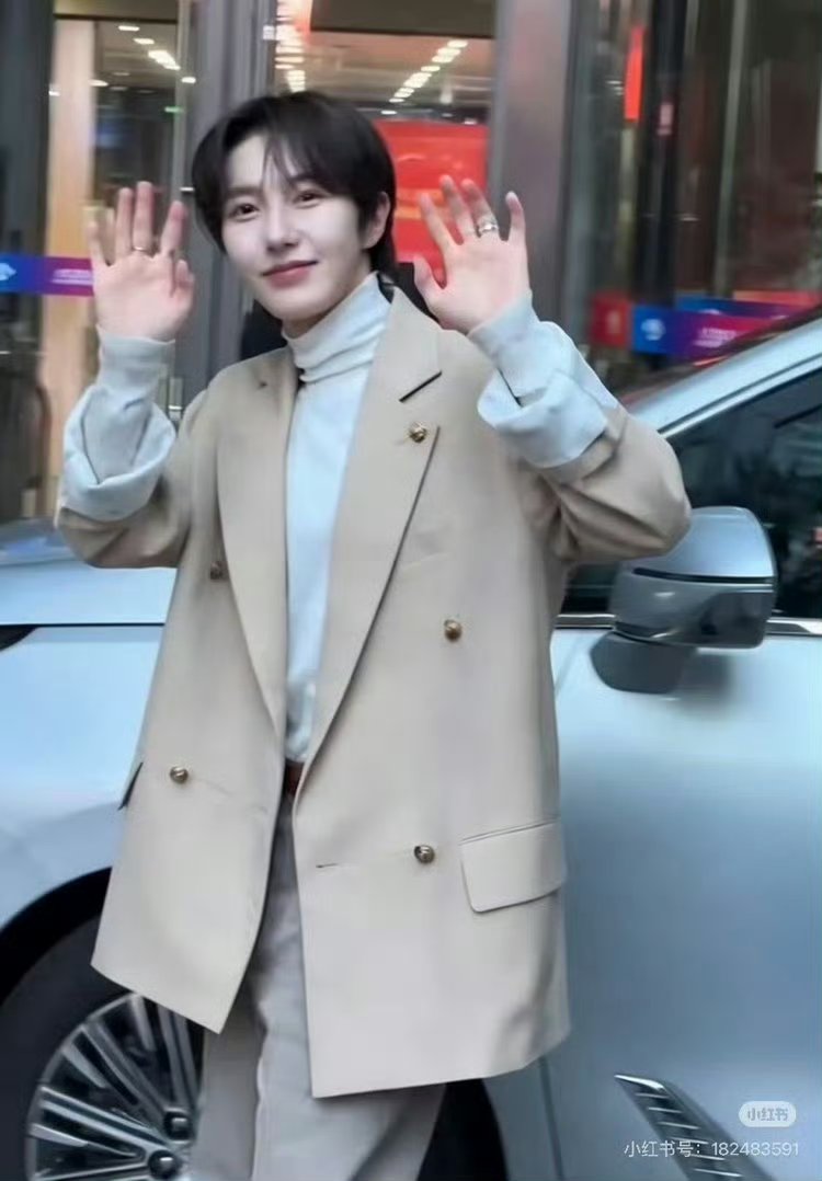 ROLO0323's tweet photo. 2019                                               2026 https://t.co/zrZTovuSPe