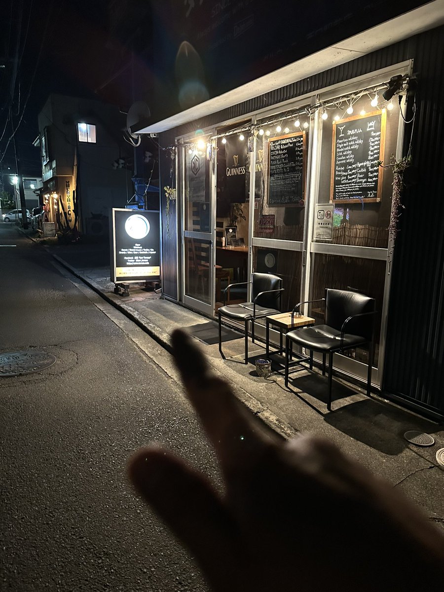 bar_torazo's tweet photo. 東京は観測史上最長３６日間連続雨て９月は全部雨…ロンドンかよ知らないが😽秋支度お布団ちゃん干したトラ🤘値上品目増加な１０月初日💧FM #JWAVE 38周年🎶虎から1番近いバー #Goonies 16周年🥃オメす🍾トラは…激変⁉️寝耳に水💦急転直下🙀蟹工船てか傭兵引退…今夜から平日虎蔵復活‼️営業時間拡大👊 https://t.co/jbQJXssnD2