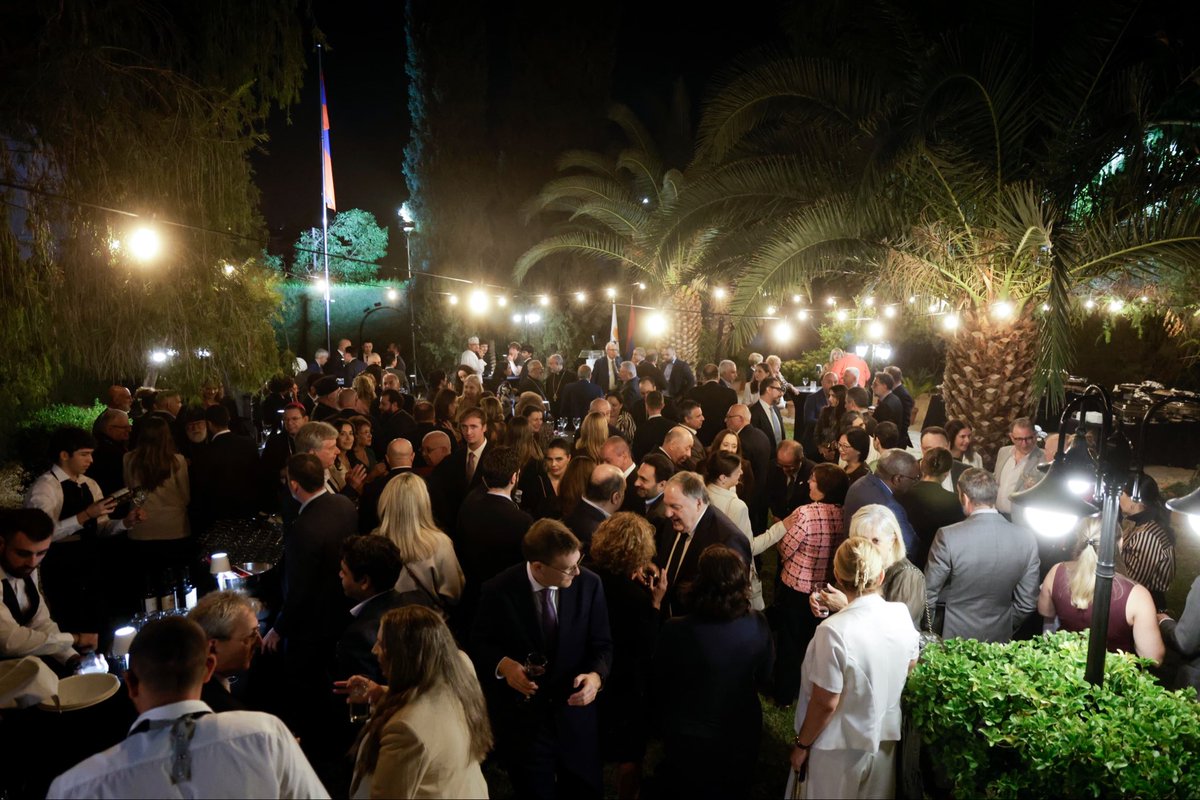 ArmEmbCyprus's tweet photo. 🇦🇲 On September 30, the Embassy of Armenia in Cyprus marked the 35th anniversary of Armenia’s independence with a reception.

🤝 Ambassador Inna Torgomyan highlighted strong Armenia–Cyprus ties, while Minister Athena Michaelidou conveyed the Government’s congratulations. 🇦🇲🇨🇾 https://t.co/H0hvFfVq6r