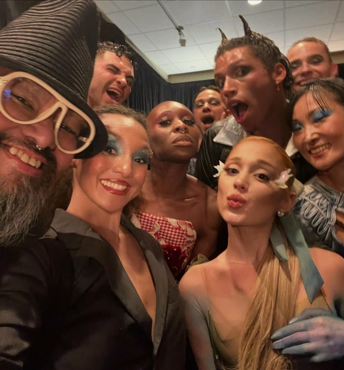 TeamArianaBE's tweet photo. #PHOTOS: Nouvelle photo d’Ariana en coulisses lors de la performance au Met Gala 2024. https://t.co/Lapn7wj5es