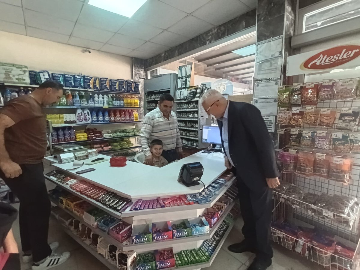 MHPSeyhanKACEP's tweet photo. İlçe Başkanımız Sayın Turgut Bağdağı, esnaf ziyaretlerine ara vermeden devam ediyor.
Bu kapsamda Tellidere Mahallemizden Senem Market işletme sahibi Tahsin Aytar Bey’i işyerinde ziyaret ederek hayırlı işler ve bereketli kazançlar temennisinde bulundu. https://t.co/c1x0gJEkyL