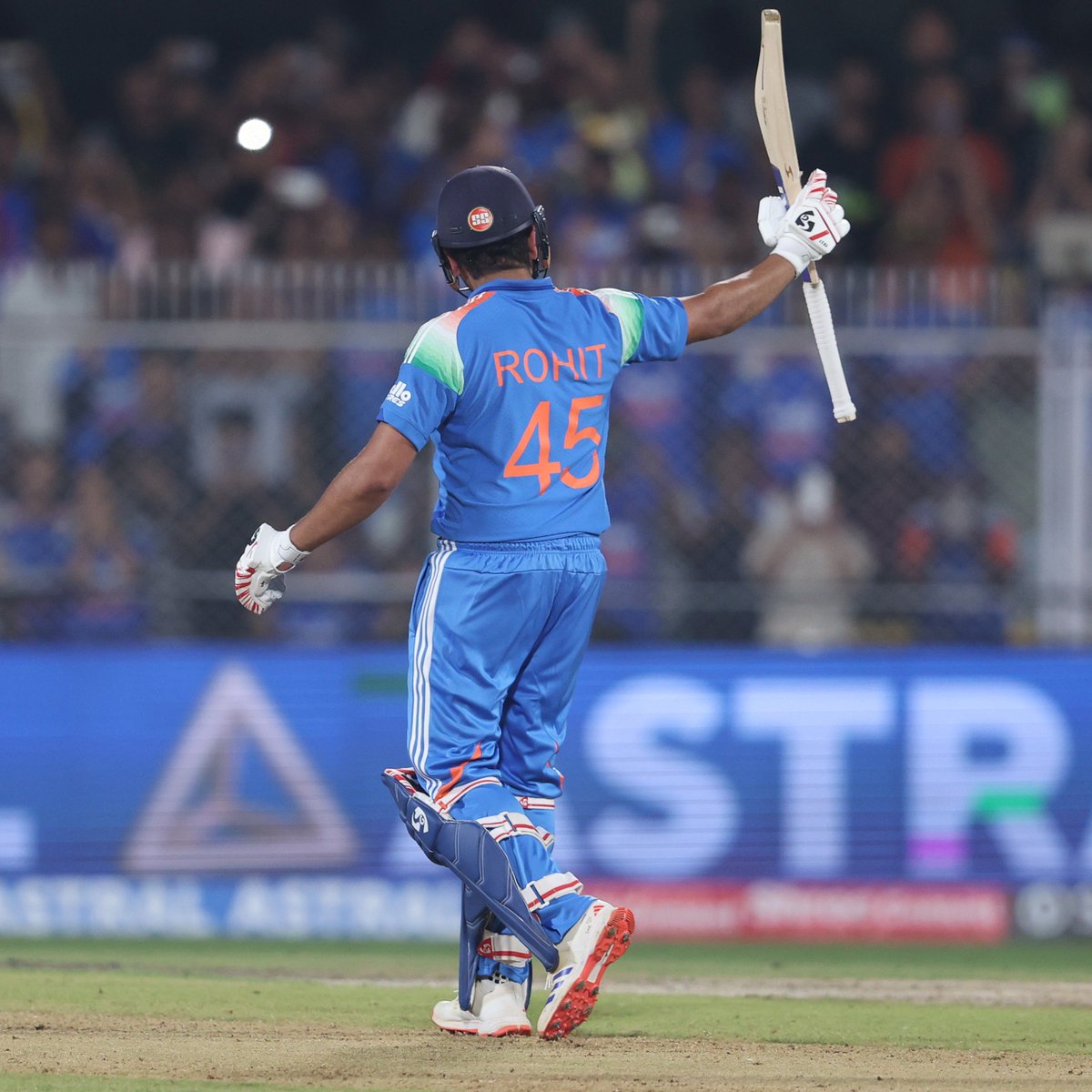 ImAPorkar's tweet photo. They said the Hitman was done. He answered with a hundred. Pure Rohit Sharma, calm, classy, brutal. Every shot carrying that trademark elegance, every boundary reminding us why he’s one of the most special batters of his generation @ImRo45 ❤️ https://t.co/TI1Z4qJEmH