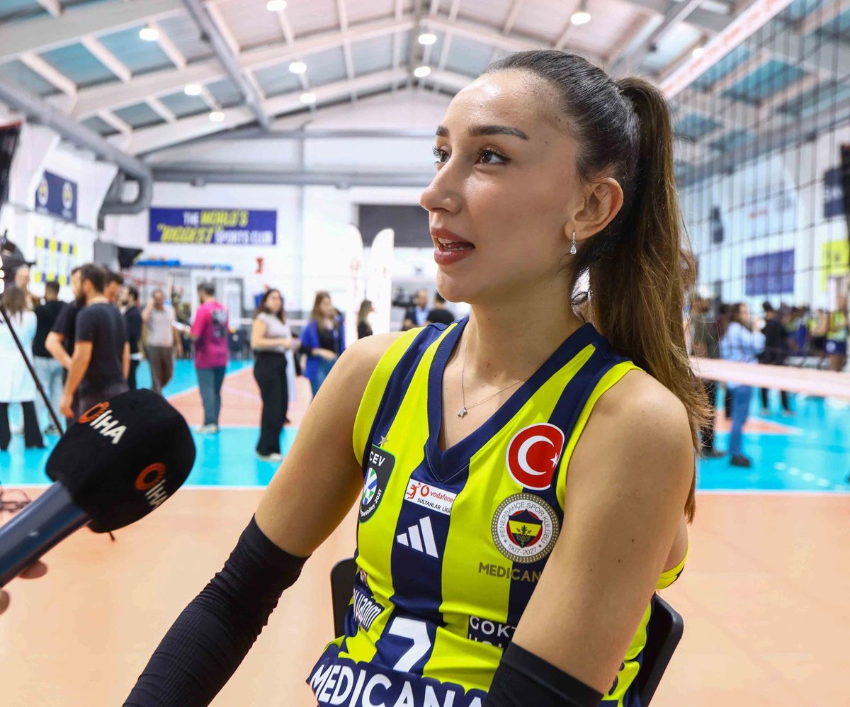 Handebloom's tweet photo. The visual representative of Fenerbahçe https://t.co/1xf2cY2MEk