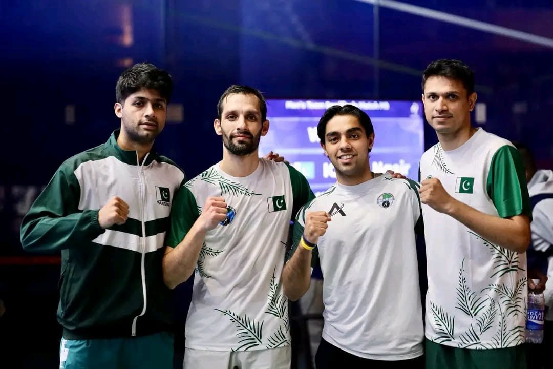 Muneeb313_'s tweet photo. No Pakistan-India final in squash as Malaysia beats the defending champions 2-1 in the semi-final men's team event. 

Pakistan will face Malaysia in the gold medal match tomorrow at 11:30am (PKT). https://t.co/IGBTw9qELW