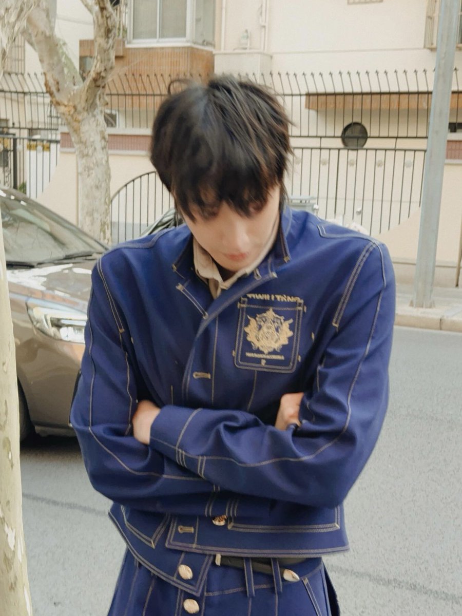 yushirho's tweet photo. บอสลุคนี้เราเสียแล้ว คือฮีหล่อจังอ่ะ อยากเห็นลุคทำผมสีอีก แล้วผมยาวโคตรดี ขออีกได้ม้าย ขอขโมยกรรไกรทั่วโลก ᵒ̴̶̷̥́ ·̫ ᵒ̴̶̷̣̥̀ ✂️ https://t.co/NlmJJntXIx