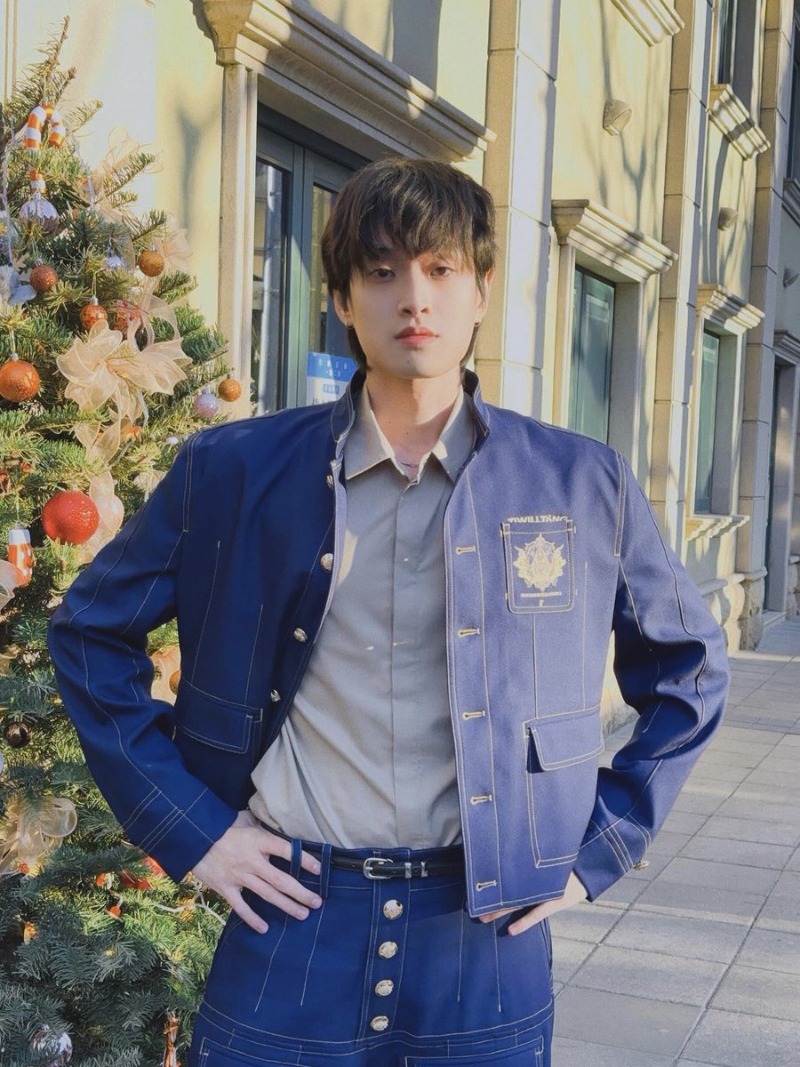 yushirho's tweet photo. บอสลุคนี้เราเสียแล้ว คือฮีหล่อจังอ่ะ อยากเห็นลุคทำผมสีอีก แล้วผมยาวโคตรดี ขออีกได้ม้าย ขอขโมยกรรไกรทั่วโลก ᵒ̴̶̷̥́ ·̫ ᵒ̴̶̷̣̥̀ ✂️ https://t.co/NlmJJntXIx