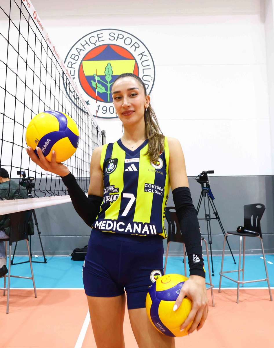 Handebloom's tweet photo. The visual representative of Fenerbahçe https://t.co/1xf2cY2MEk