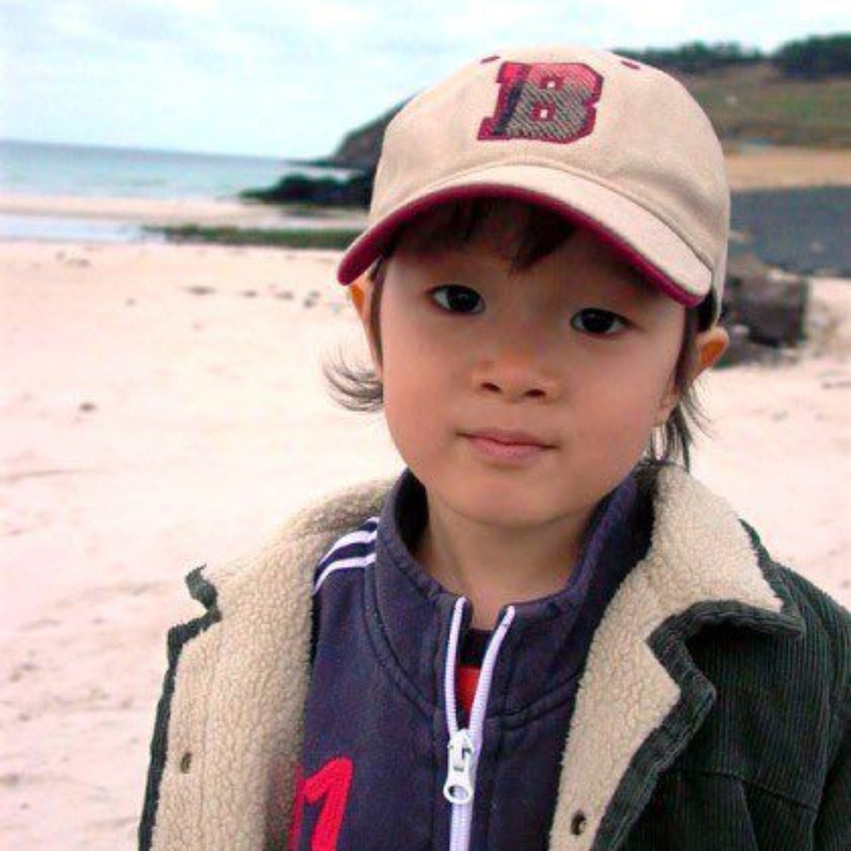 hakpeachy's tweet photo. hello little boomi in his baseball cap https://t.co/HJYTZ8Nar7