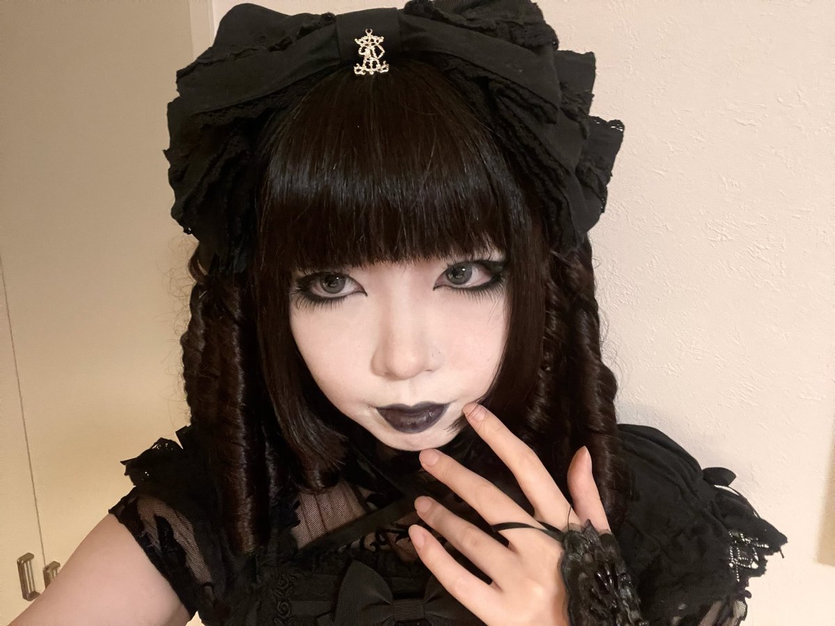 LOLITA_NAMEKO's tweet photo. 久しぶりの白塗り！
やっぱりかっこいい…✨️ https://t.co/td3tXwiXq4