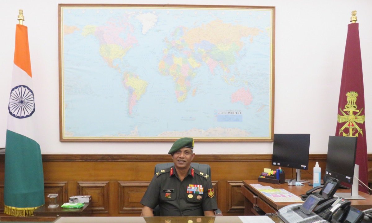 HQ_IDS_India's tweet photo. Air Marshal Tejinder Singh #CISC congratulates Lt Gen V Hariharan on assuming the appointment of Director General, Defence Intelligence Agency and Deputy Chief of Integrated Defence Staff (Int).

With his extensive operational experience across diverse terrains and challenging environments, the General Officer brings valuable expertise and strategic insights to the appointment.

@DefenceMinIndia 
@SethSanjayMP 
@SpokespersonMoD 
@MIB_India