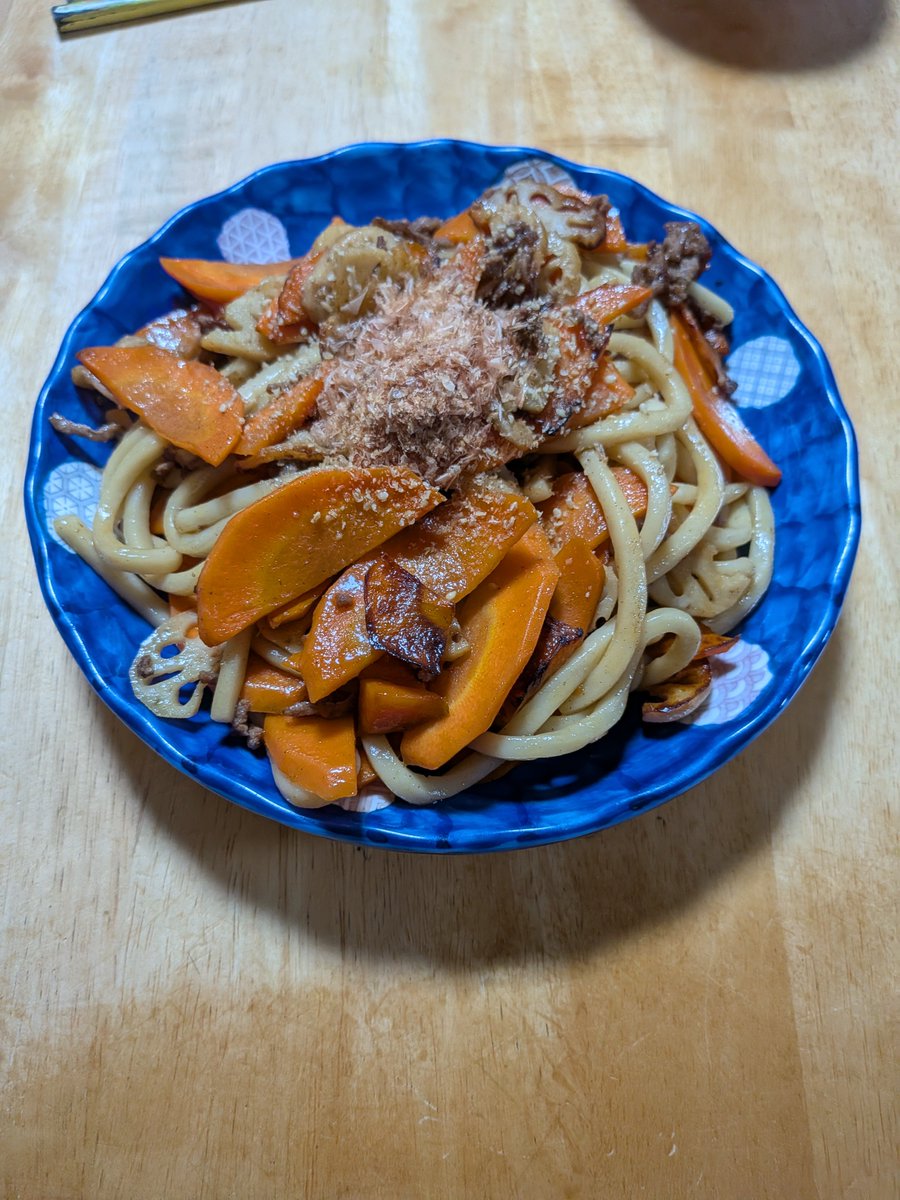marokoji1's tweet photo. 晩御飯🍴
🥕蓮根の焼きうどん https://t.co/sXoqn7390n