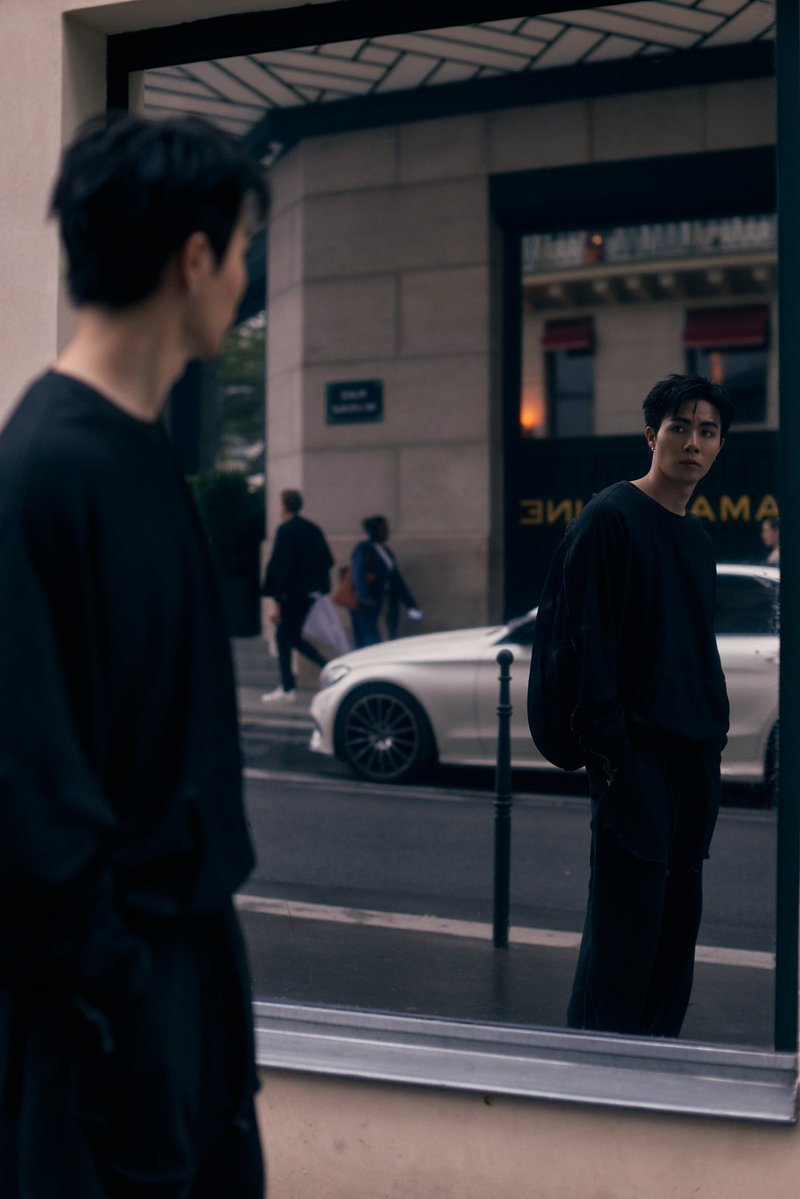 zee_pruk's tweet photo. Comfort within deviation.  

#ConceptKorea #koccafashion #asparagus #ZeePruk https://t.co/vfxWq1338k