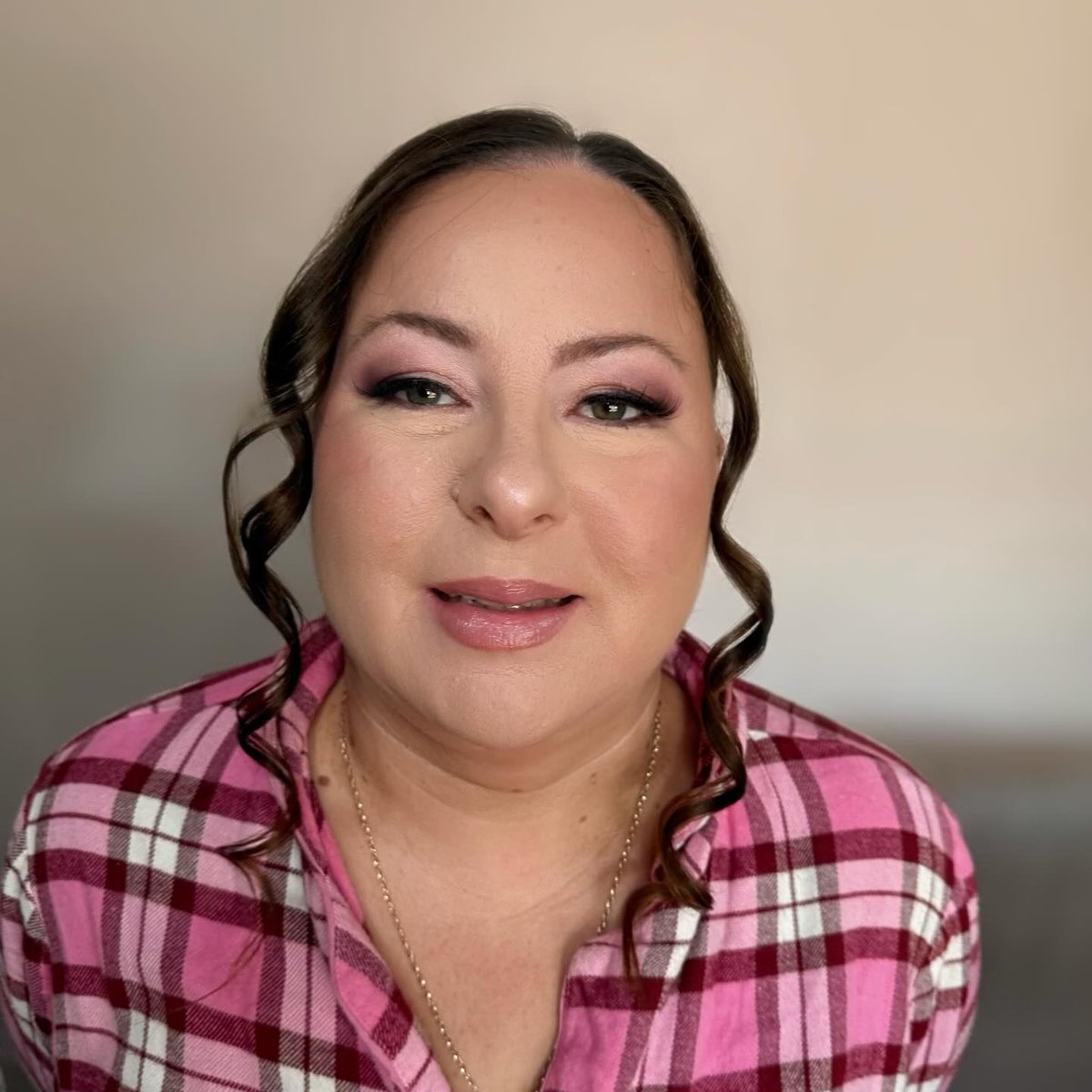 davidramirezgo1's tweet photo. H&amp;M beauty and fashion inspiration for makeup lovers. https://t.co/iOfTHmHZ1C