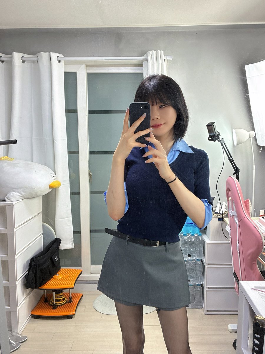 faceless_y's tweet photo. 네이비랑 블랙 뭐가 더 좋습니까??? https://t.co/jxEzWTLEx3
