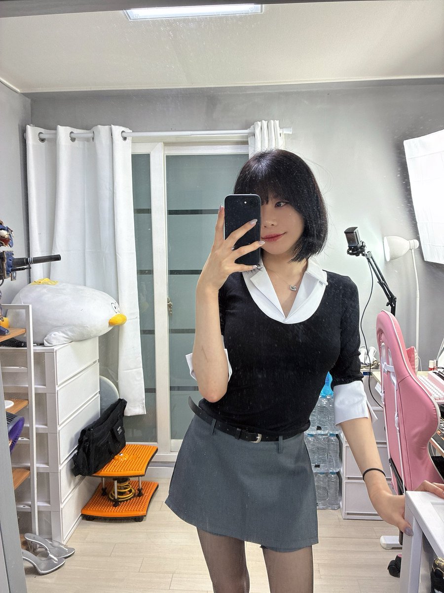 faceless_y's tweet photo. 네이비랑 블랙 뭐가 더 좋습니까??? https://t.co/jxEzWTLEx3