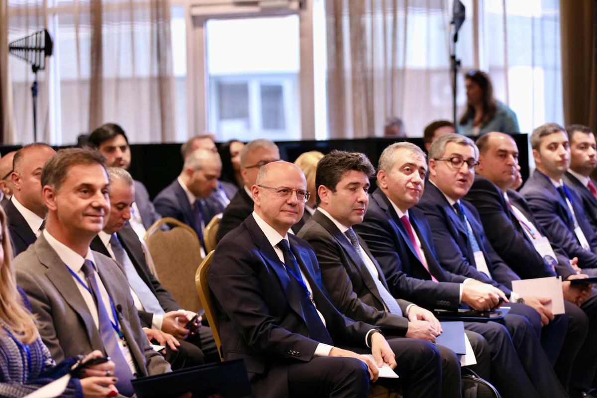 ParvizShahbazov's tweet photo. At the Azerbaijan-Greece #BusinessForum, held in Athens within the 6th meeting of the #IntergovernmentalCommission and attended by the companies, we presented Azerbaijan’s #investment opportunities. We highlighted avenues for advancing investment and business cooperation in #energy, #greenenergyinterconnections, #transport and #logistics, #digitaltechnologies, #industry and other sectors. We invited Greek businesses to benefit from Azerbaijan’s favourable investment environment and regional connectivity opportunities, increase mutual investments, and establish long-term partnerships.