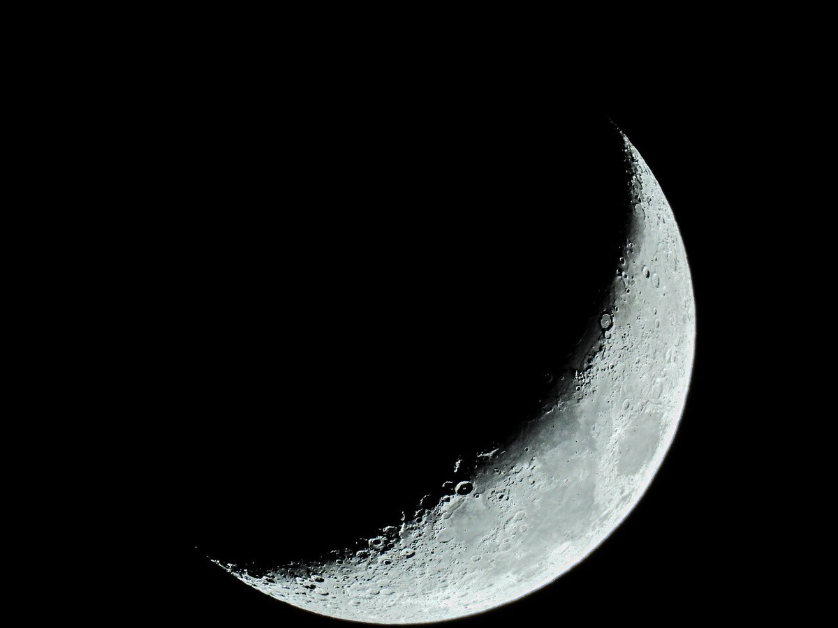 RocketChapefqy's tweet photo. [Today’s 10th full moon of 2025 lights up the night—tag someone you’d share a quiet moon-gazing moment with ]， https://t.co/AgxPYan6BM