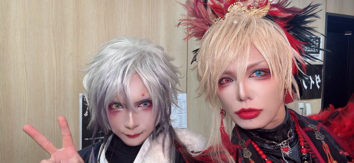 kouki_d_out's tweet photo. そしていぶ鬼さんとはダウトもそうだしよき相方として上手を任せてます！

鬼ヶ島でしか見れない彼を魅せてくれるのは流石だな！

初ヶ島の直ちゃん
めちゃくちゃ体育会系でいい意味で喧嘩売ってくるから、ステージでより熱くなれる！

10月も熱くなろーぜ！

そして10月はソールドしているので…

11月はなんと先輩に胸を借ります。チーム鬼ヶ島島民集まれー！

元事務所の先輩です、キラキラとギラギラの融合です。
なんとかこの日また初披露したい、となるとその第一人者になるのはこのライブだ！！

チケットはこちら
●VIP ticket
■購入ページURL(VIP ticket)
https://t.co/i7g16GGDyG

●一般ticket
■購入ページURL(一般ticket)
https://t.co/8SROw9gJ2G