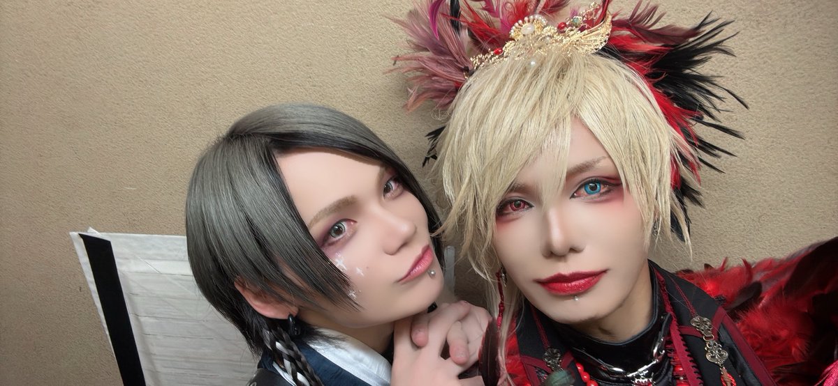 kouki_d_out's tweet photo. そしていぶ鬼さんとはダウトもそうだしよき相方として上手を任せてます！

鬼ヶ島でしか見れない彼を魅せてくれるのは流石だな！

初ヶ島の直ちゃん
めちゃくちゃ体育会系でいい意味で喧嘩売ってくるから、ステージでより熱くなれる！

10月も熱くなろーぜ！

そして10月はソールドしているので…

11月はなんと先輩に胸を借ります。チーム鬼ヶ島島民集まれー！

元事務所の先輩です、キラキラとギラギラの融合です。
なんとかこの日また初披露したい、となるとその第一人者になるのはこのライブだ！！

チケットはこちら
●VIP ticket
■購入ページURL(VIP ticket)
https://t.co/i7g16GGDyG

●一般ticket
■購入ページURL(一般ticket)
https://t.co/8SROw9gJ2G